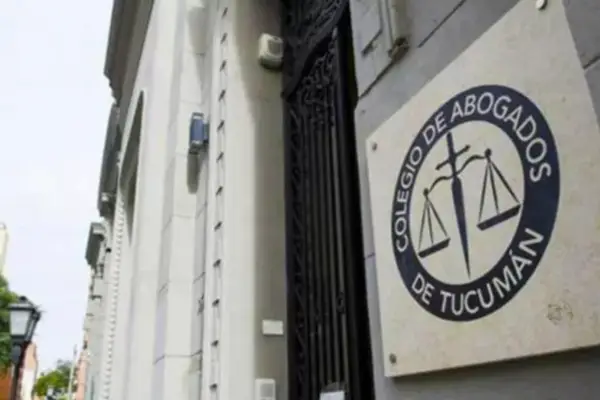 El Colegio de Abogados de Tucumán repudió a Milei por sus dichos sobre la “industria del juicio”