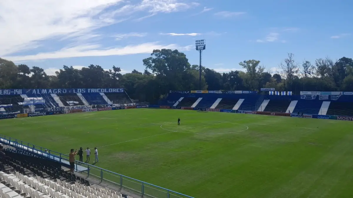 CASA. El estadio Tres de Febrero se encuentra a dos cuadras de la Avenida General Paz, que separa a CABA del conurbano bonaerense.
