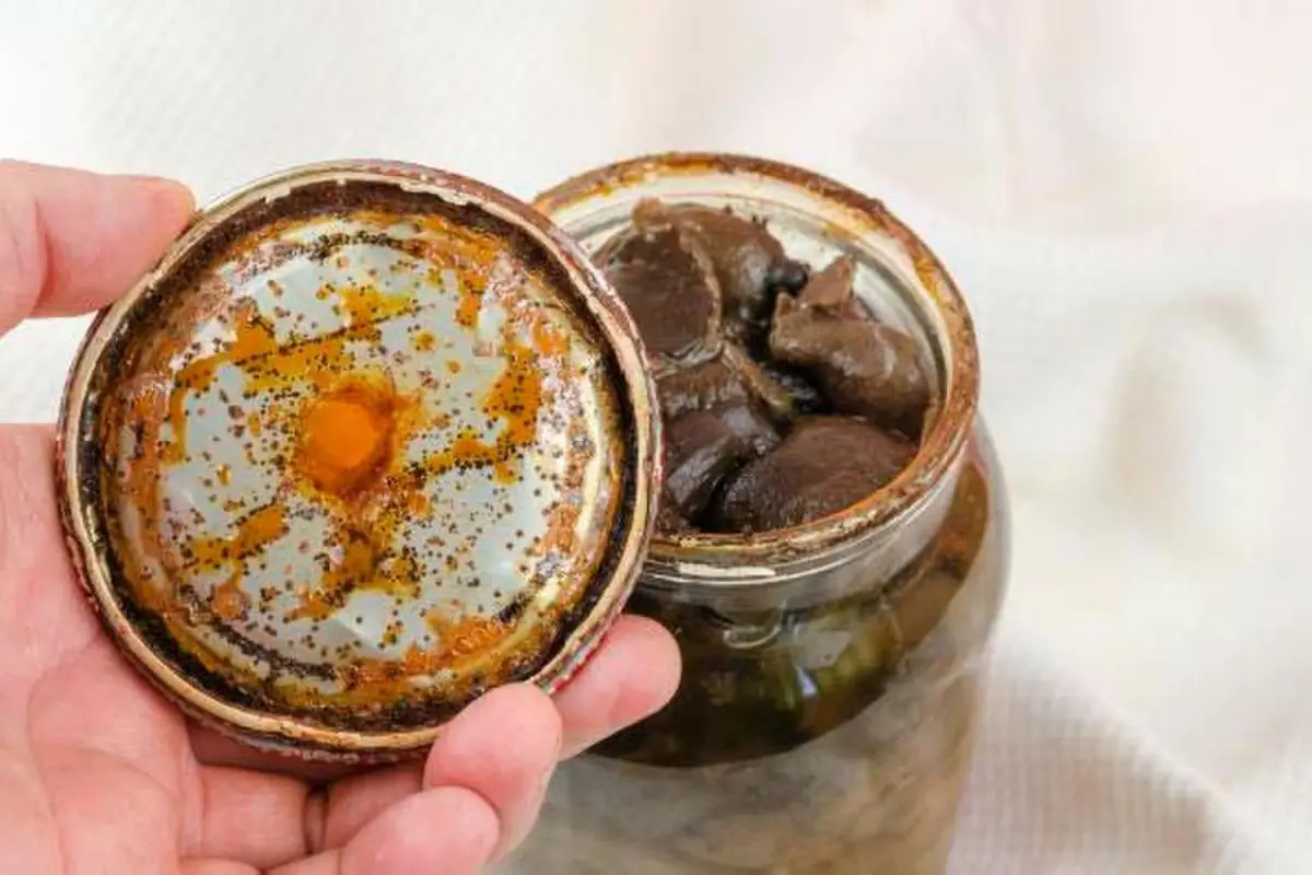 CONTROL. Sin garantía de sanidad en las conservas sin datos de envasado.