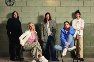 Netflix confirmó la tercera temporada de En el barro: qué personajes regresarían a la exitosa serie