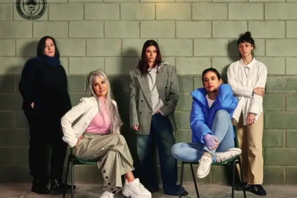 Netflix confirmó la tercera temporada de En el barro: qué personajes regresarían a la exitosa serie