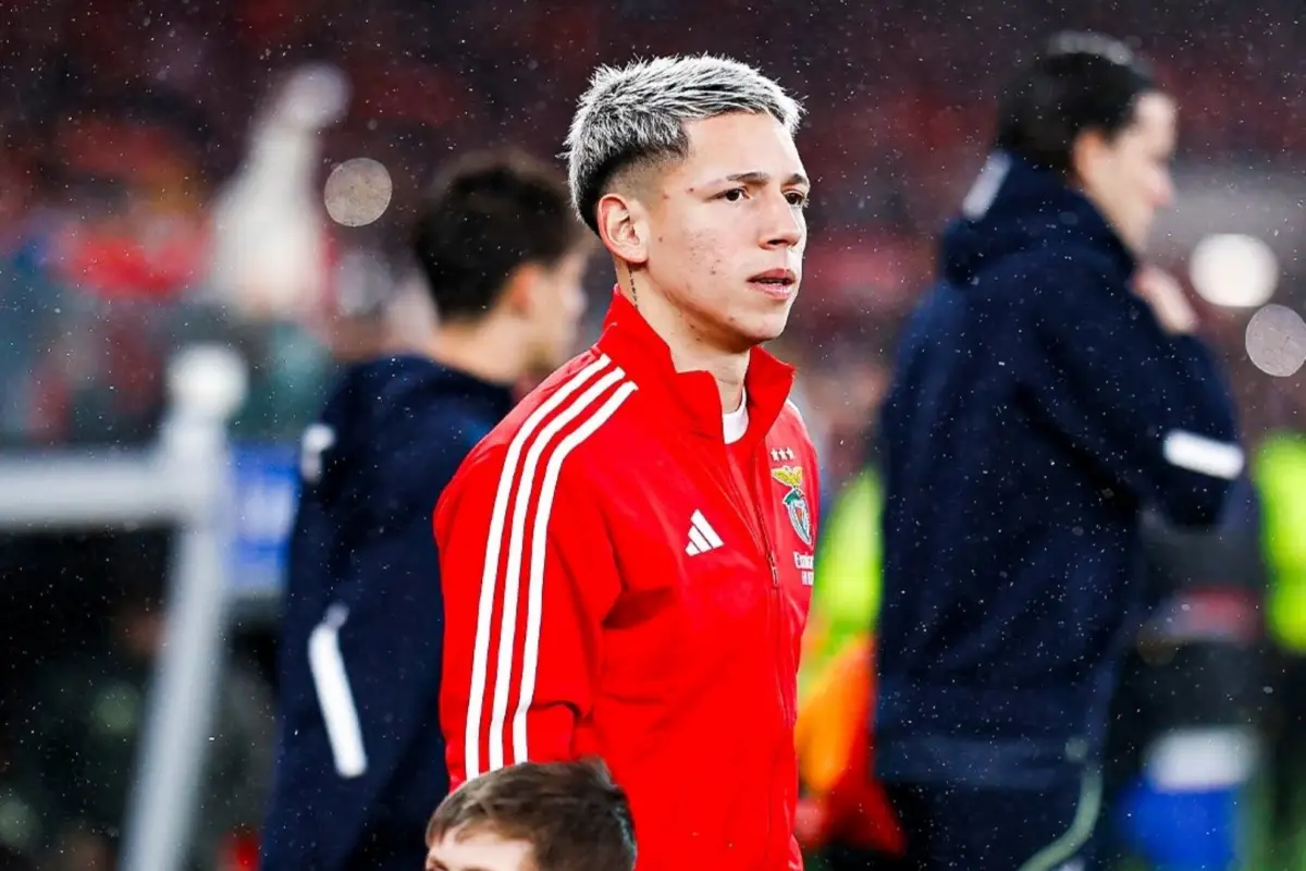 PROBLEMAS. Gianluca Prestianni se disculpó con el plantel de Benfica.