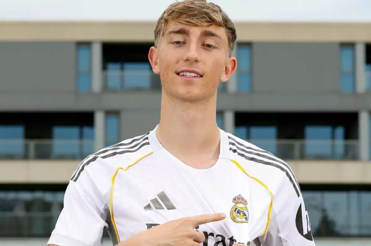 Dean Huijsen pidió perdón a través de los canales oficiales de Real Madrid por compartir una publicación con contenido racista.
