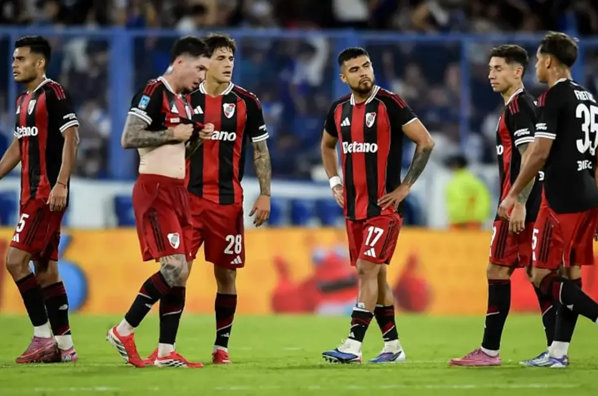 En las últimas 15 fechas, River acumuló 10 derrotas en el torneo local.