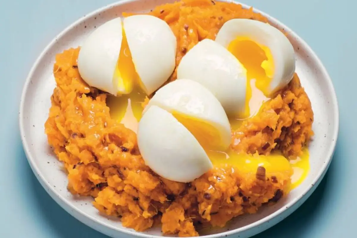 COMPLETO Y MÁS. Con otros alimentos también muy accesibles en cuanto a precio, el huevo se potencia.