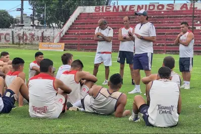 Bajo la atenta mirada de Walter Arrieta, Tucumán Central comenzó su preparación para el inicio del Federal A