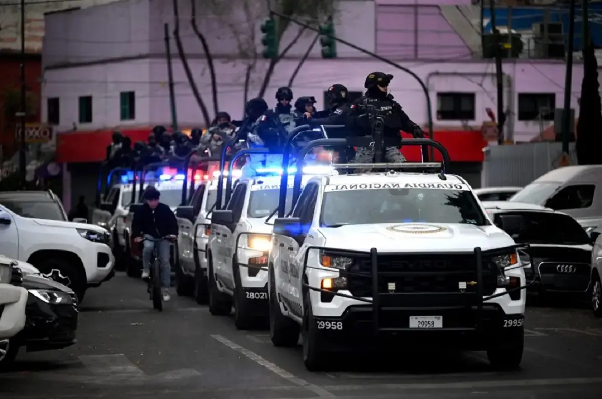 TERROR. El ejército mexicano salió a las calles para evitar el avance de los narcos. AFP