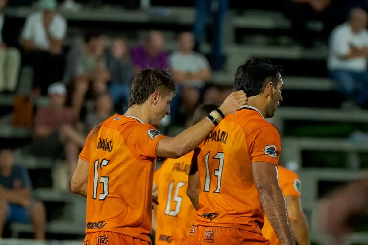 CON EL PIE DERECHO. El triunfo ante Selknam dejó a Tarucas como líder.