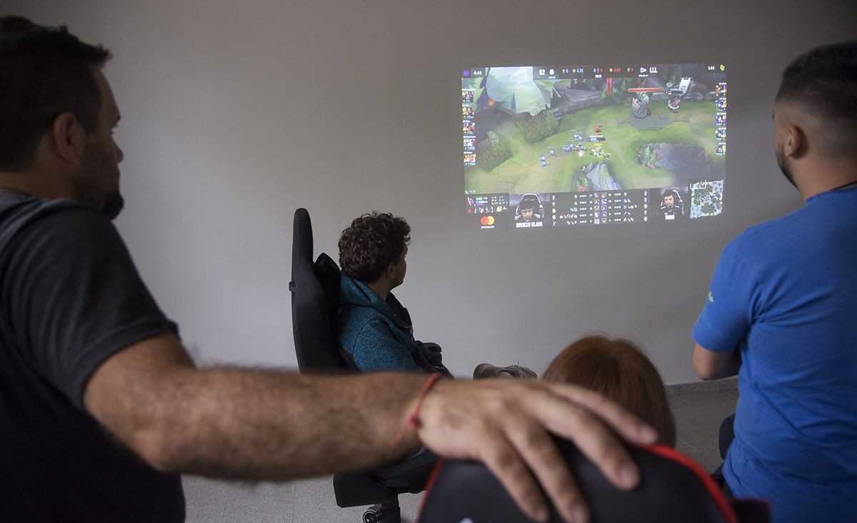 INDUSTRIA GAMER. Dura seis meses e incluye ocho módulos con enfoque tecnológico y de gestión. / UNLP