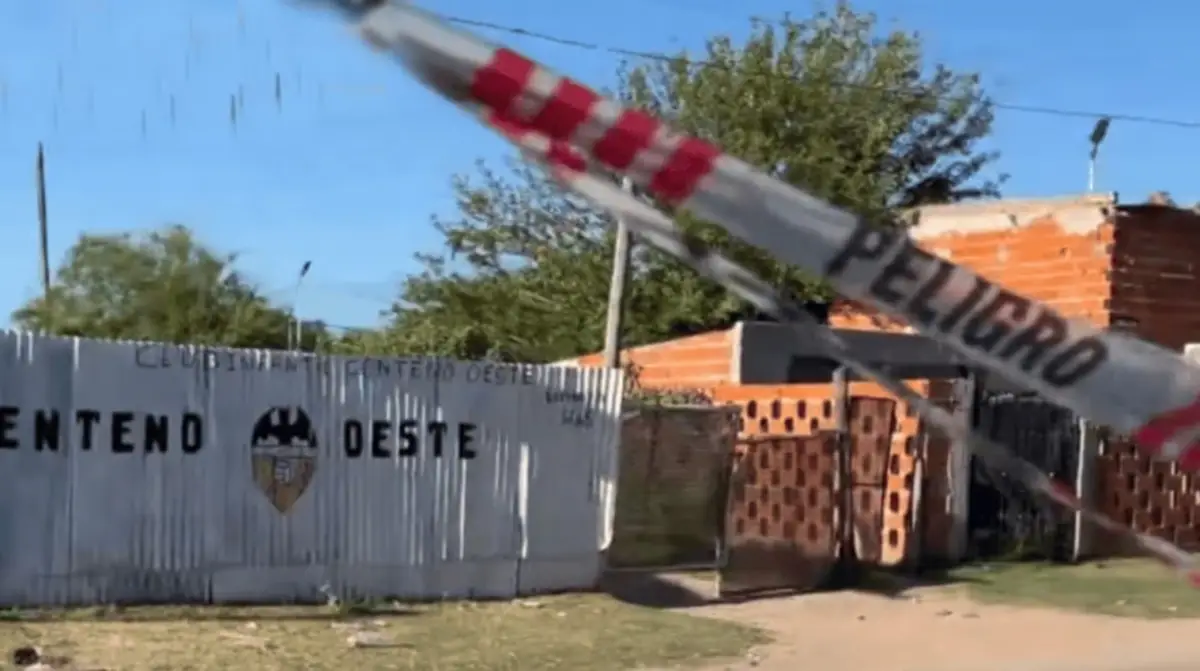 Brutal ataque a tiros en Rosario: tres adultos y una nena de seis años fueron baleados por motoqueros. 