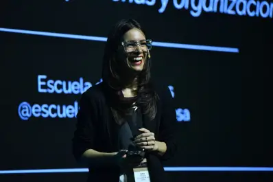 “Aprender es la forma más humana de seguir siendo relevantes”: un debate sobre IA y educación en Tucumán