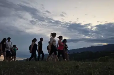 Lunita Tucumana: el trekking nocturno que invita a redescubrir el pie del cerro en Yerba Buena