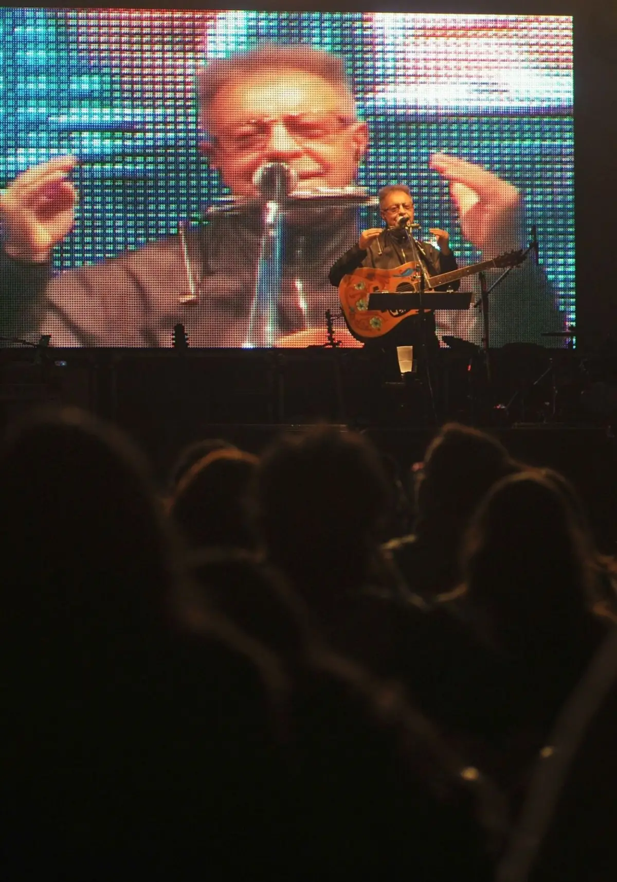 Recuerdos fotográficos: 2012. Gieco: “No sé si no ven la basura o no sienten que queda mal”