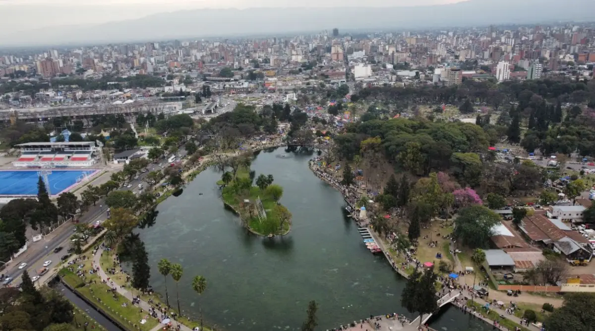La Fundación Miguel Lillo presenta un libro dedicado al lago y al Parque 9 de Julio