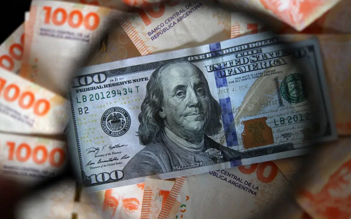 El dólar oficial encadenó su tercera suba consecutiva