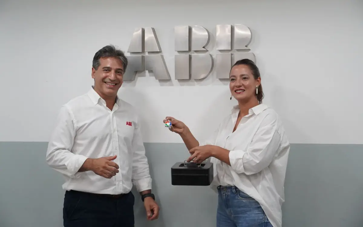 Paula Quiles visitó una planta industrial, entregó un reconocimiento y reforzó la agenda ambiental con el sector privado