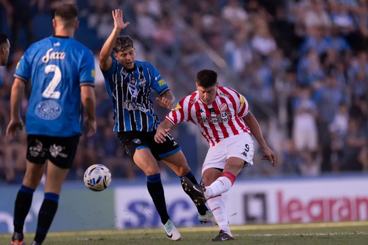 EN ACCIÓN. Facundo Pons buscará convertir su primer tanto con la camiseta de San Martín.