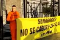 Detuvieron a activistas de Greenpeace que saltaron las rejas del Congreso en protesta por la Ley de Glaciares