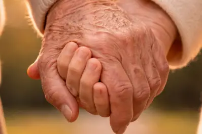 El Gobierno oficializó un bono de $70.000 para los jubilados: ¿quiénes podrán cobrarlo?