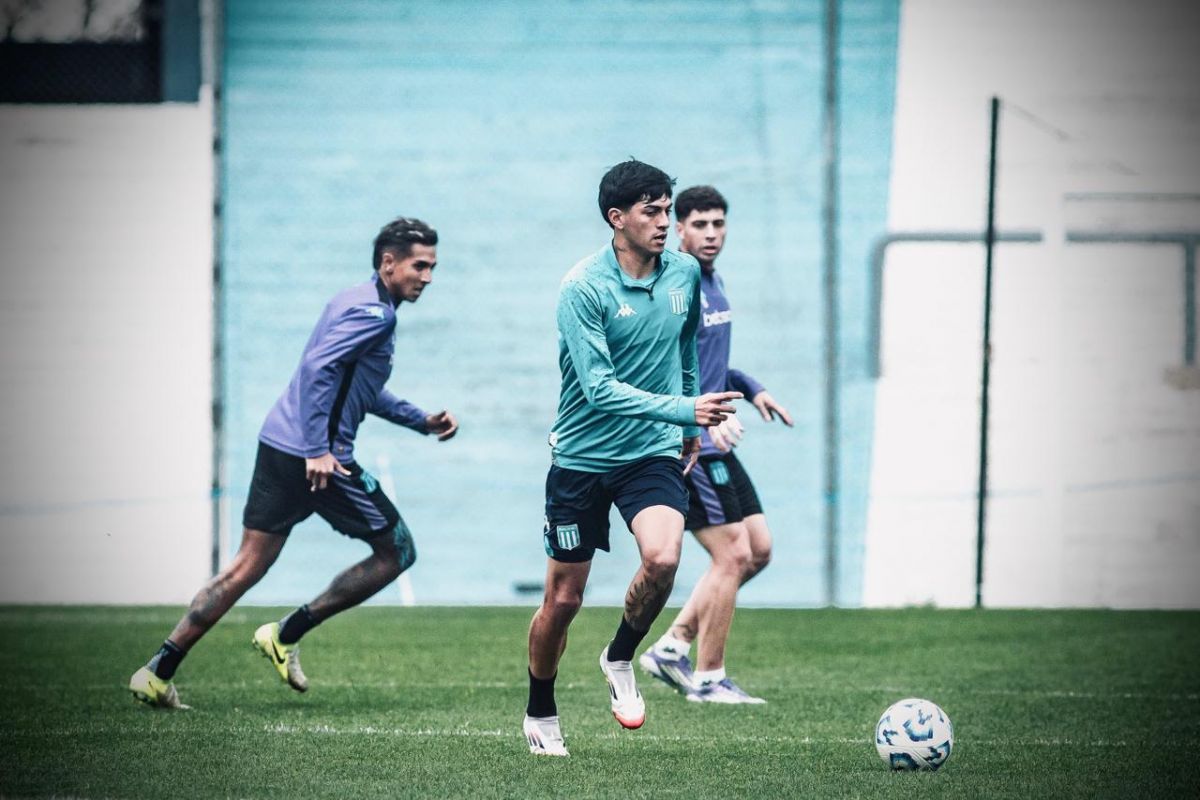 EN PRIMERA. Tadeo Polli se entrenó con el plantel de Racing.