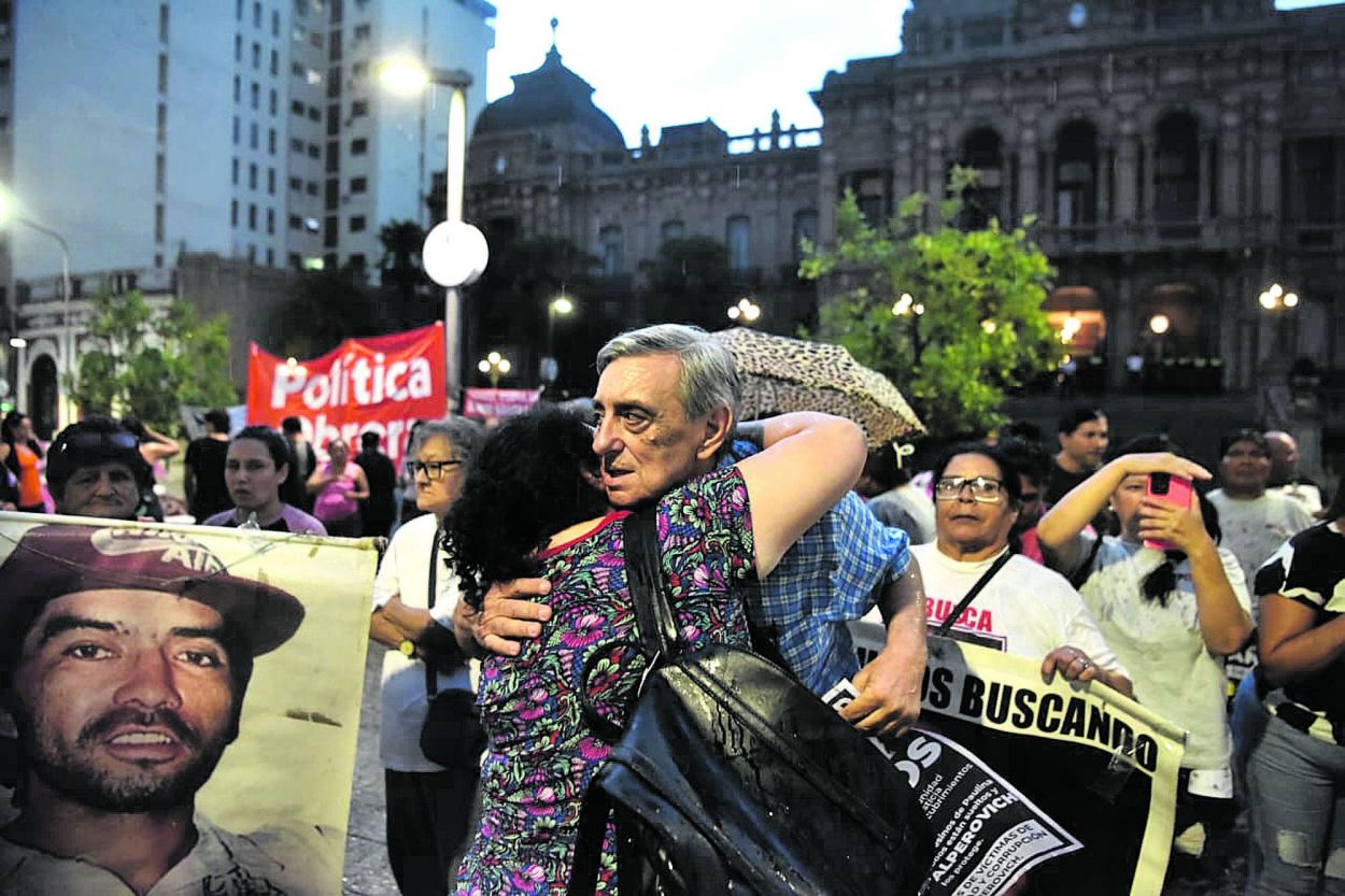 APOYO. Familiares de víctimas de la impunidad participaron en el acto.