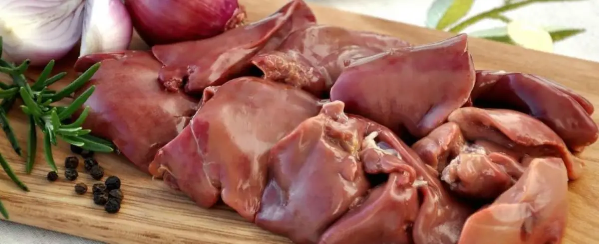 A LA BASURA. Por lo general las partes internas de los animales no se consumen.