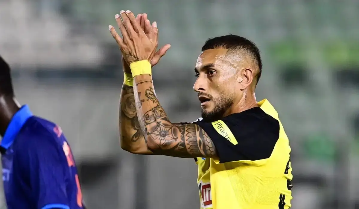 VA POR TODO. El AEK del Tucu Pereyra aspira a emular a Olympiacos, club griego que ya ganó la Conference League. 