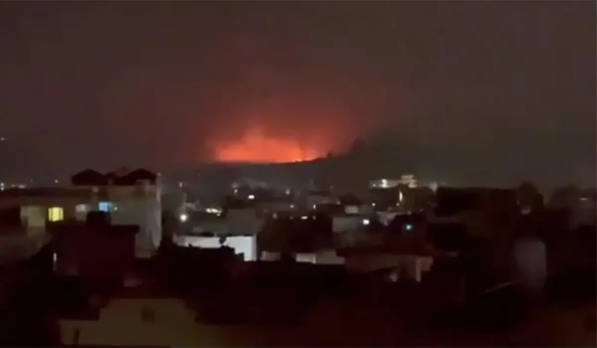 Columnas de humo en Kabul y explosiones en depósitos militares marcaron una jornada que dinamitó la relación entre los antiguos aliados.