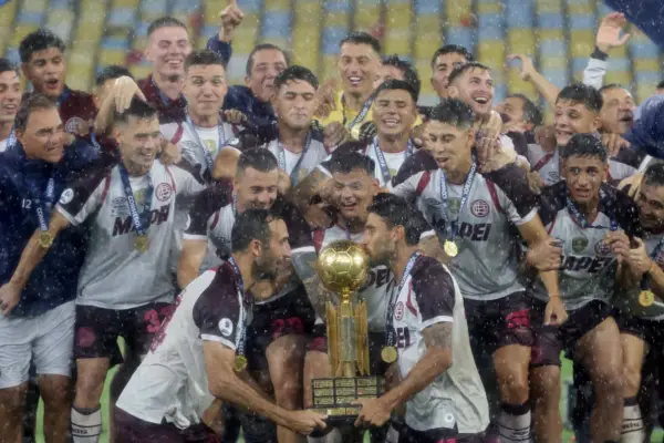 Lanús hizo historia en el Maracaná y conquistó la Recopa Sudamericana contra Flamengo