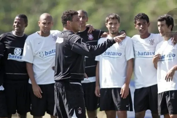 Helicópteros, asados y festejos: el lado desconocido de Ronaldo en su paso por Corinthians