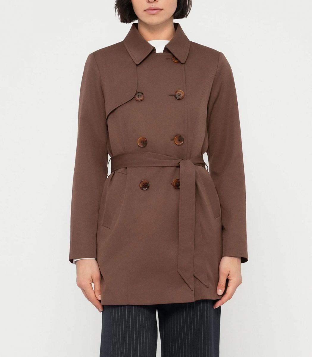 Las infaltables chaquetas chocolate que están convirtiéndose en una tendencia para otoño