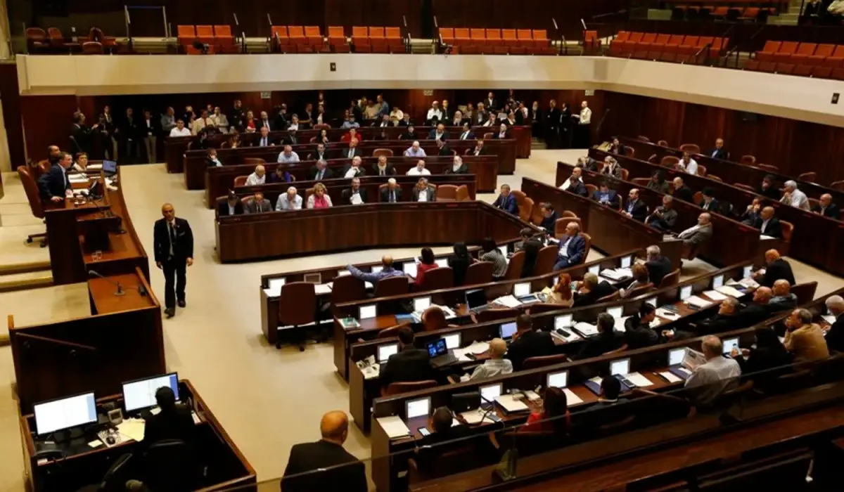 CRISIS EN MEDIO ORIENTE. Israel ordenó el cierre de escuelas y suspendió la actividad parlamentaria.