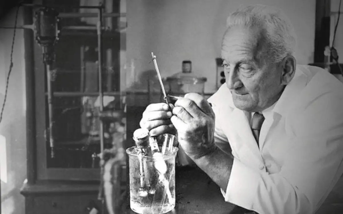 Cartas de lectores: Albert Szent-Györgyi y la vitamina C