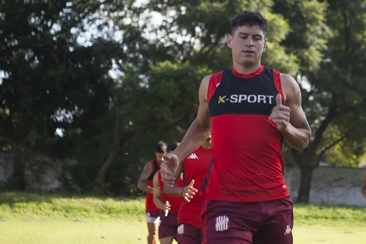 CON CONFIANZA. Facundo Pons espera romper la red este domingo frente a Deportivo Maipú.