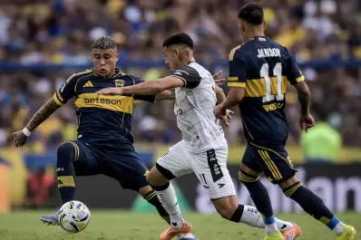 Boca no pudo con Gimnasia de Mendoza y hubo clima caliente en La Bombonera