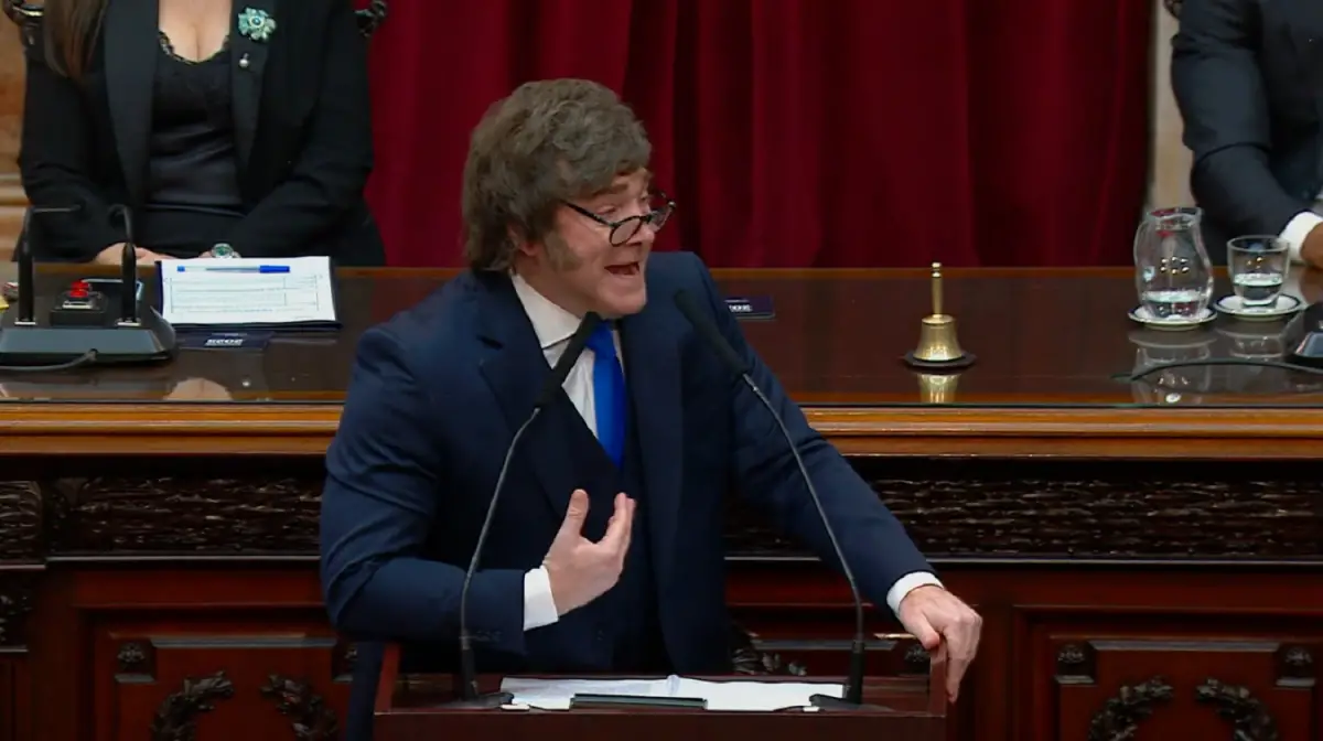 CRUCES EN EL RECINTO. Milei intercambió insultos a lo largo de todo el discurso. 