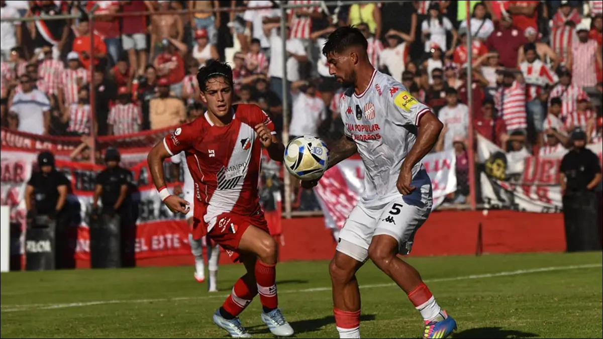 CUESTA ARRIBA. El equipo de Ciudadela no logra encontrar claridad ni profundidad ante un rival que golpea en los momentos justos.