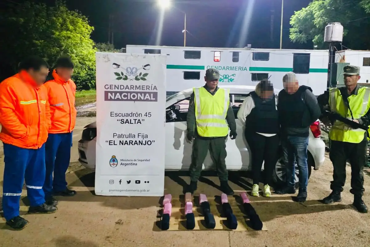 Gendarmería encontró la droga oculta en el auto. 