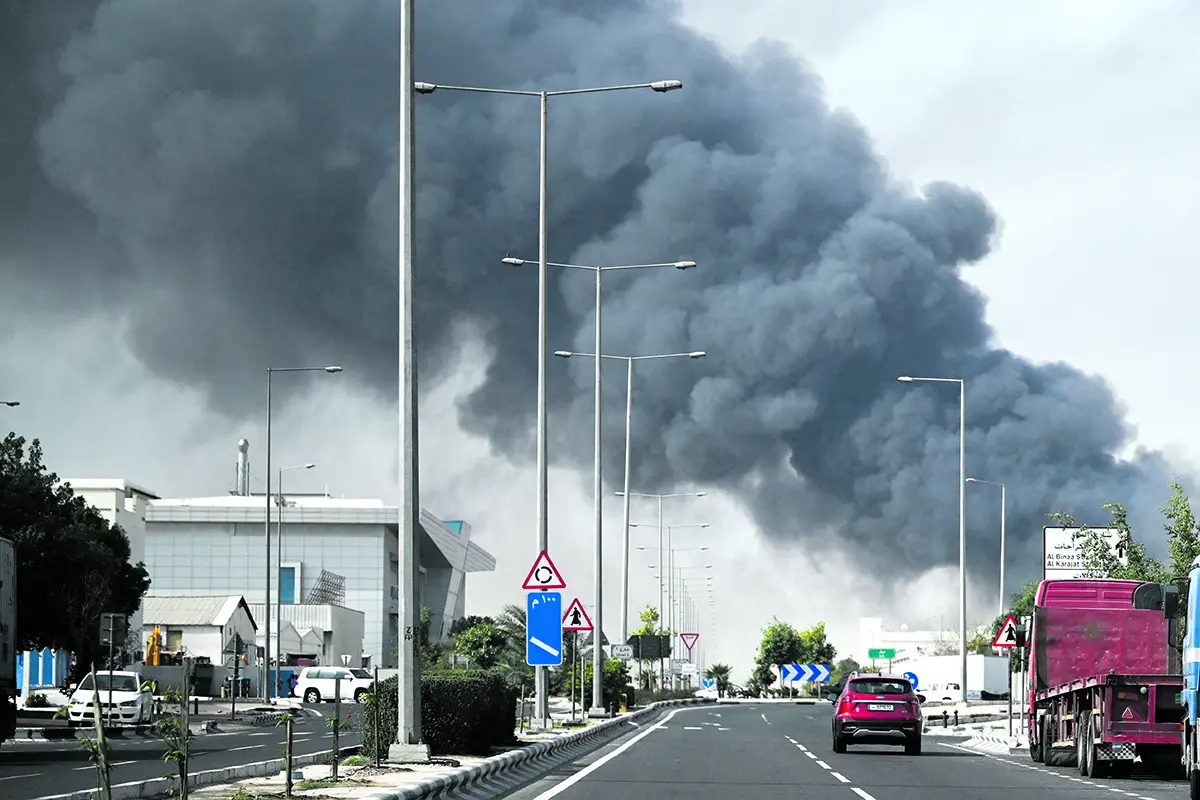 DOHA. Secuelas del ataque iraní con drones en la capital de Qatar. 