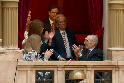 Quiénes son los Benegas Lynch y su vínculo con Javier Milei: el especial saludo en el Congreso