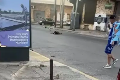 Un motociclista murió decapitado por una soga que los vecinos habían colocado en la calle durante un corso