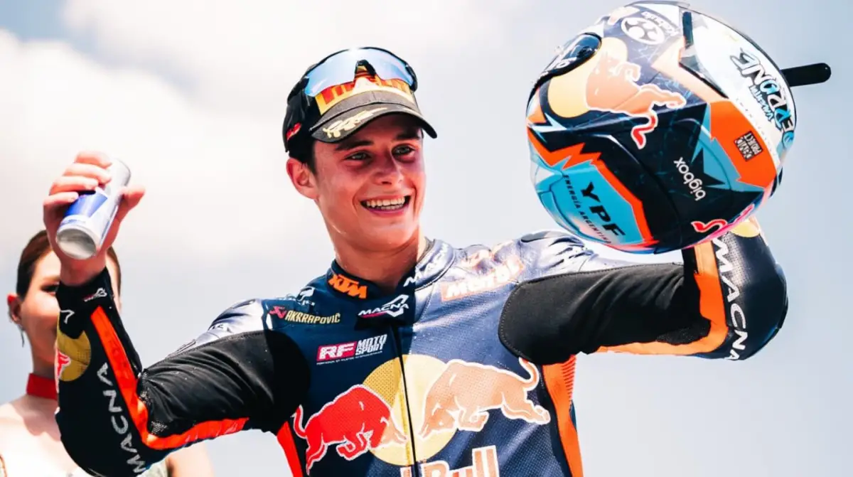 El argentino Valentín Perrone protagonizó una remontada espectacular y fue tercero en el debut del Moto3