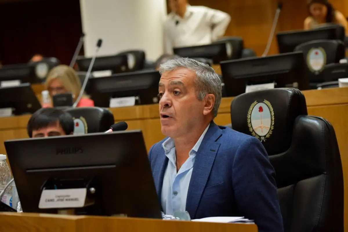 José Cano presentó formalmente el proyecto de una nueva Ley Orgánica para la Policía de Tucumán