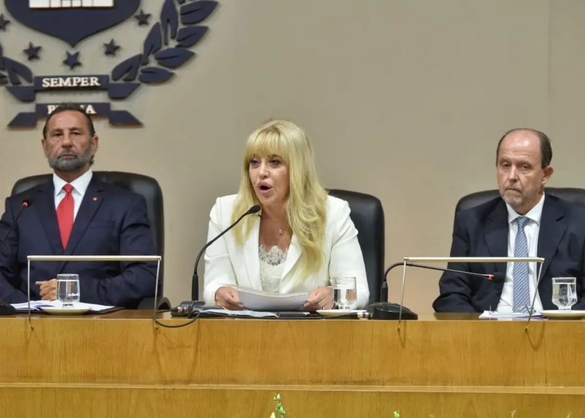 ANTE EL CUERPO PARLAMENTARIO. La intendenta Chahla ofreció un discurso de 42 páginas. 