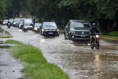 Cruces por la suspensión de clases en Tucumán a causa de las lluvias: “parece un recital”