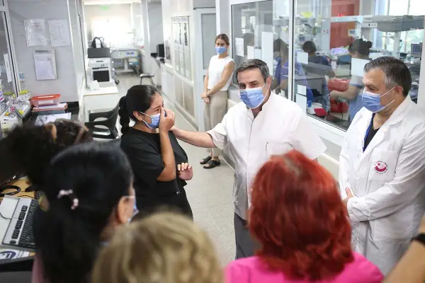 Viajó desde Santiago del Estero con un embarazo de alto riesgo y en Tucumán les salvaron la vida a ella y a su bebé