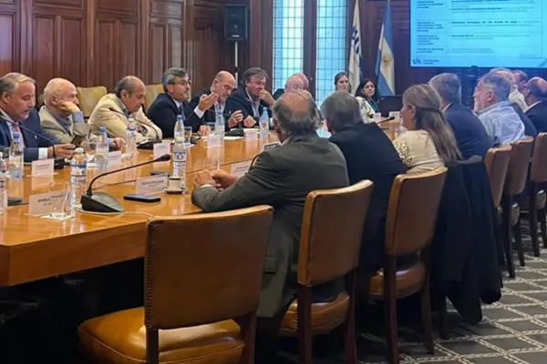 Crisis industrial: advierten que “casi una docena de empresas” podrían cerrar y temen más despidos en Tucumán