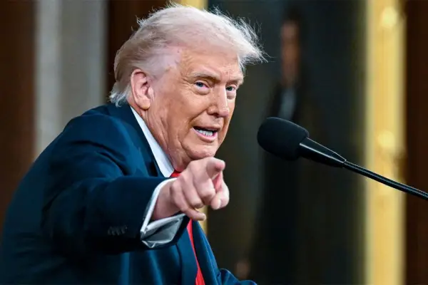 Trump dice que debería participar en la elección del nuevo líder de Irán en medio de la escalada en Medio Oriente