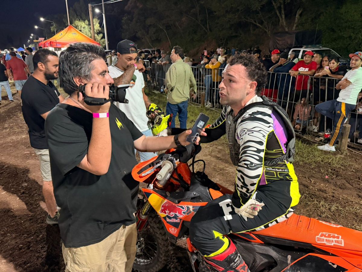 PERSEVERANCIA. Después de una lesión que lo obligó a frenar, Cobos hizo fisioterapia, trabajó en silencio y regresó para ganar ambas mangas en SX2.