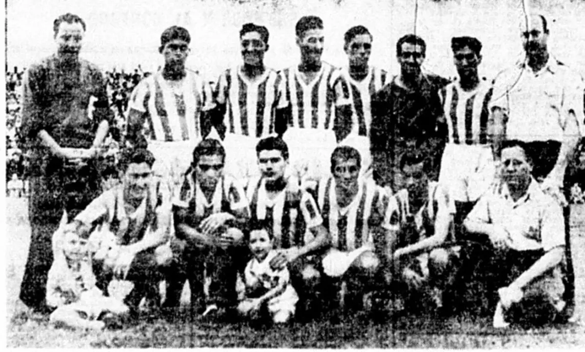 RECUERDO. El equipo campeón posó antes de jugar la final contra Newells.